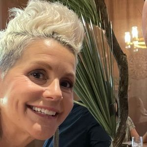 Meet your Posher, Carrie